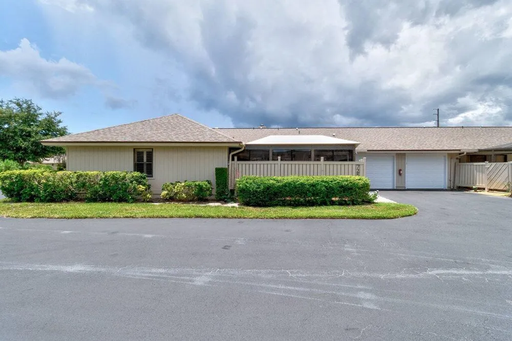 725 Timber Ridge Trail SW #Unit B Vero Beach, FL 32962