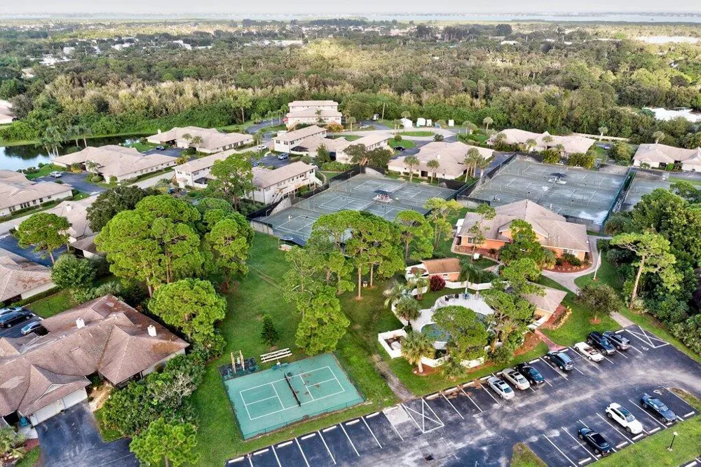 725 Timber Ridge Trail SW #Unit B Vero Beach, FL 32962