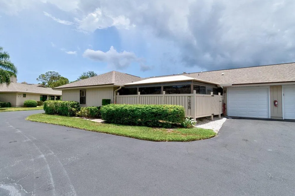 725 Timber Ridge Trail SW #Unit B Vero Beach, FL 32962