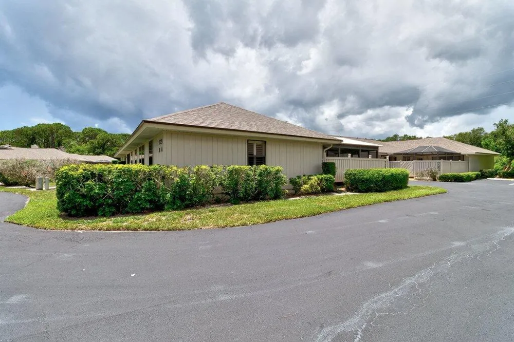 725 Timber Ridge Trail SW #Unit B Vero Beach, FL 32962