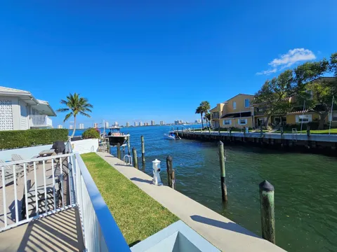 120 Lehane Terrace #109
