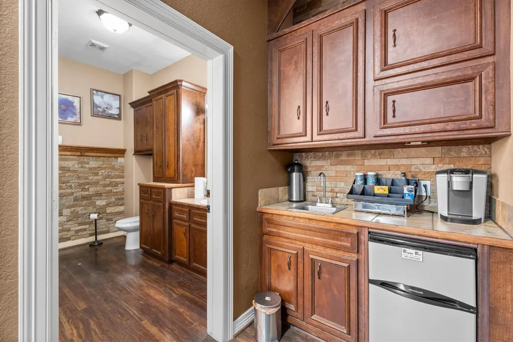 11066 Sh 242 Conroe, TX 77385