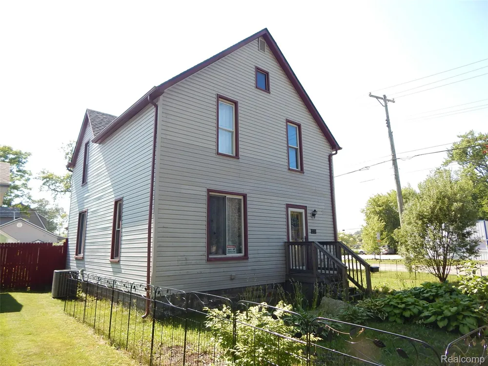 2739 Stone Street Port Huron City, MI 48060
