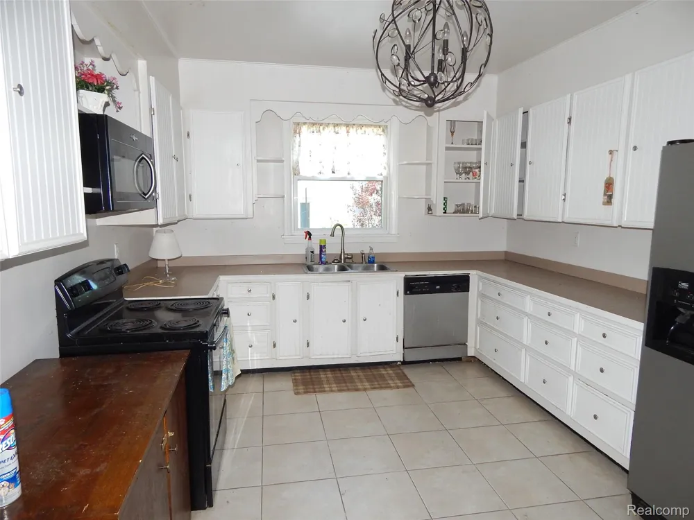 2739 Stone Street Port Huron City, MI 48060