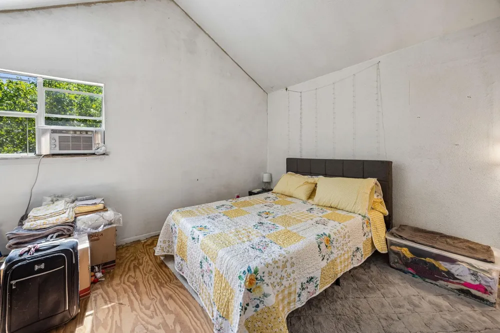 237 Long Drive Onalaska, TX 77360