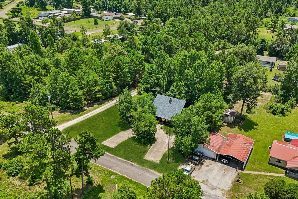 237 Long Drive Onalaska, TX 77360