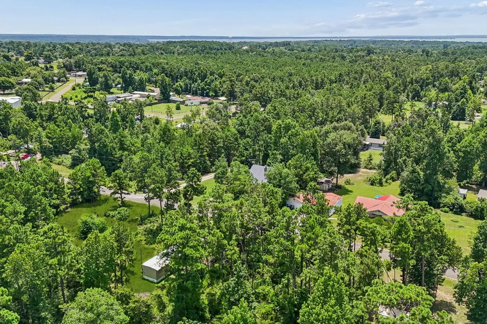 237 Long Drive Onalaska, TX 77360