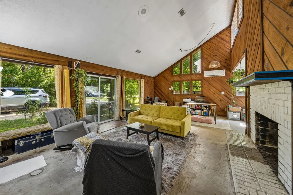 237 Long Drive Onalaska, TX 77360