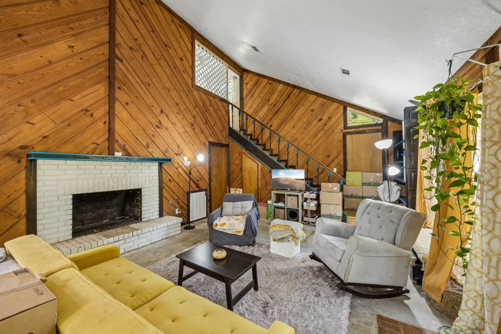 237 Long Drive Onalaska, TX 77360