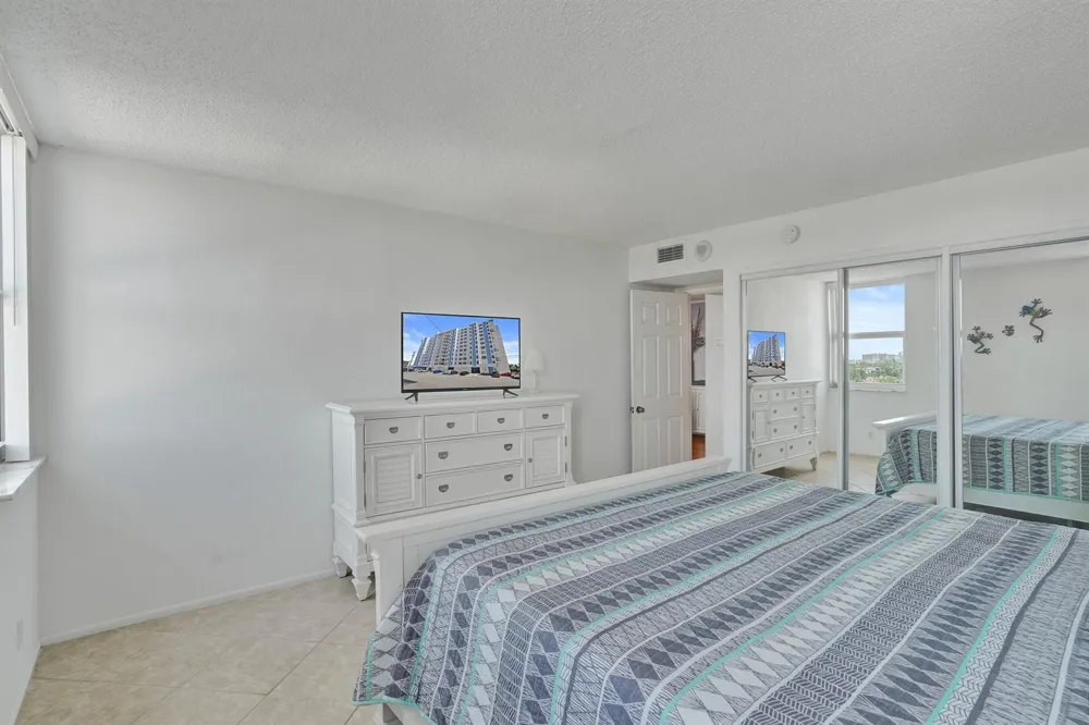 2881 NE 33rd Court #10b Fort Lauderdale, FL 33306