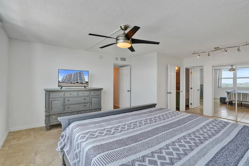 2881 NE 33rd Court #10b Fort Lauderdale, FL 33306