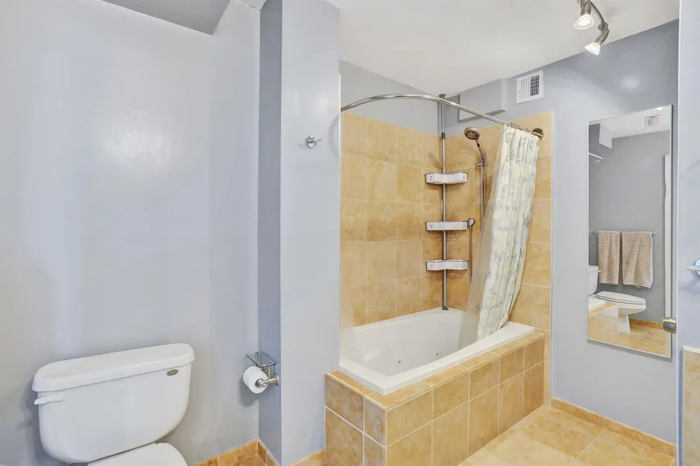 2881 NE 33rd Court #10b Fort Lauderdale, FL 33306