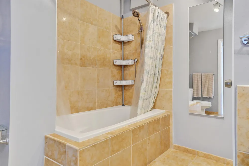 2881 NE 33rd Court #10b Fort Lauderdale, FL 33306