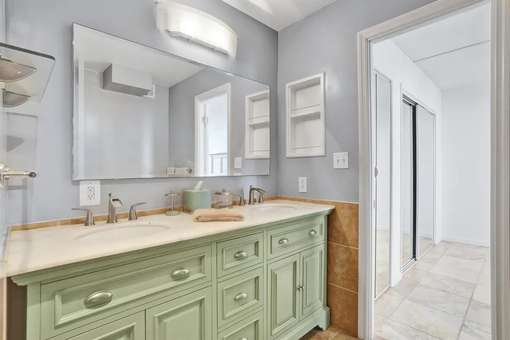 2881 NE 33rd Court #10b Fort Lauderdale, FL 33306