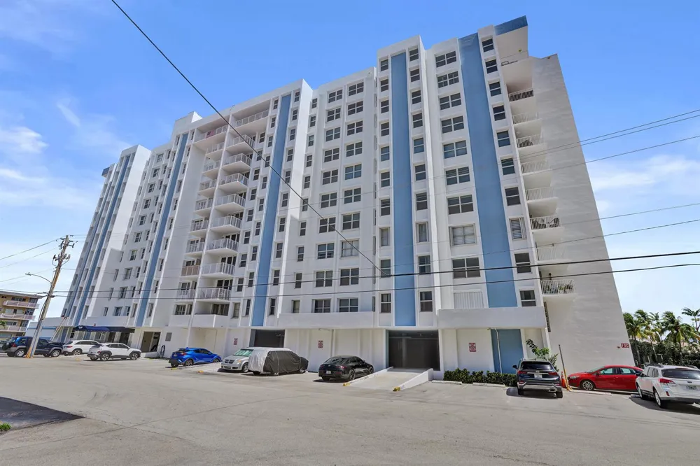2881 NE 33rd Court #10b Fort Lauderdale, FL 33306