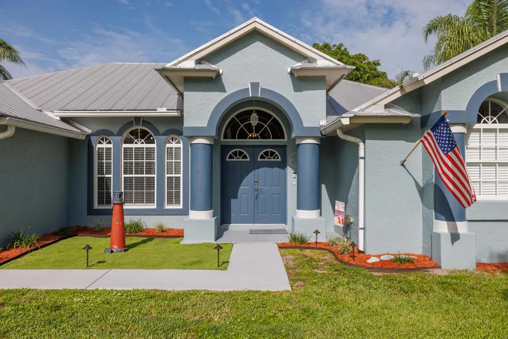 8173 SE Carlton Street Hobe Sound, FL 33455