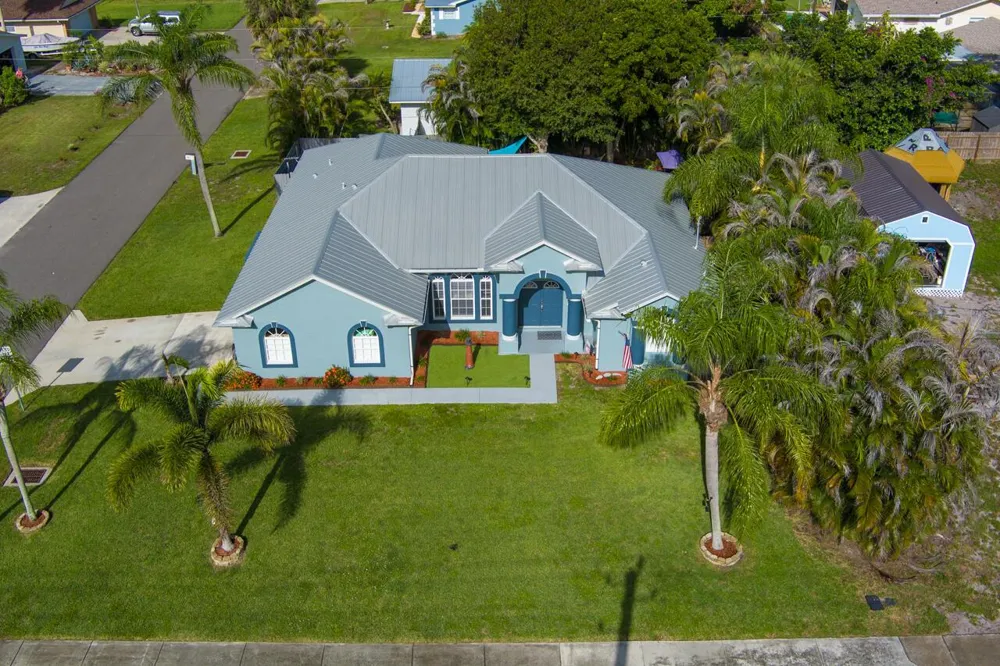 8173 SE Carlton Street Hobe Sound, FL 33455