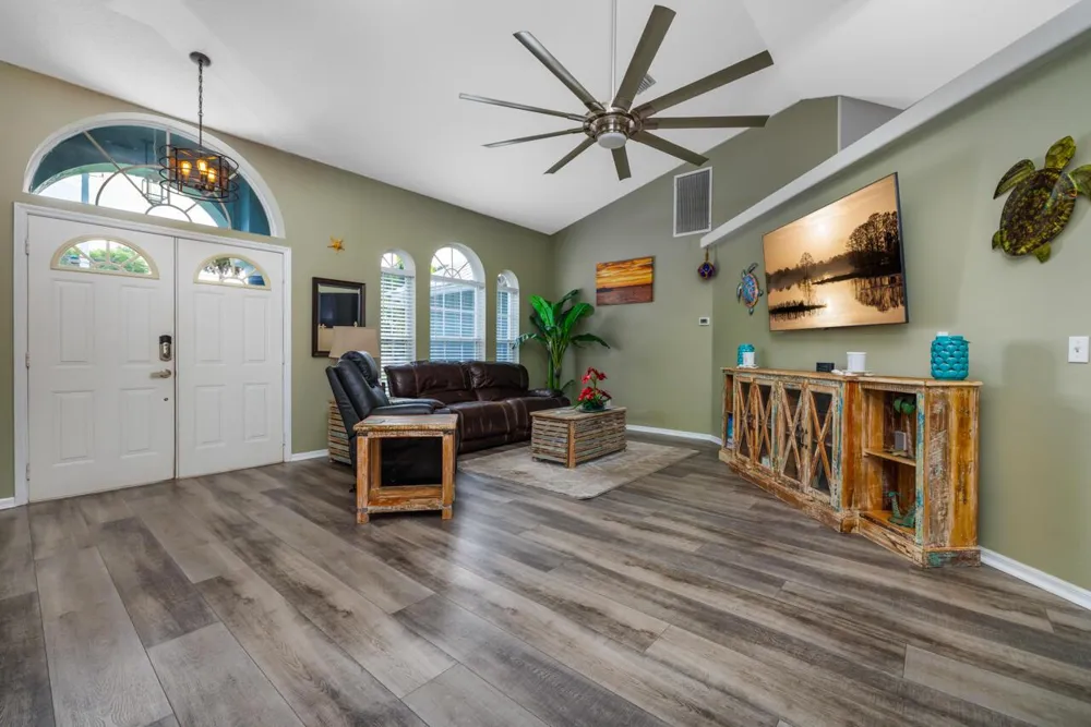8173 SE Carlton Street Hobe Sound, FL 33455
