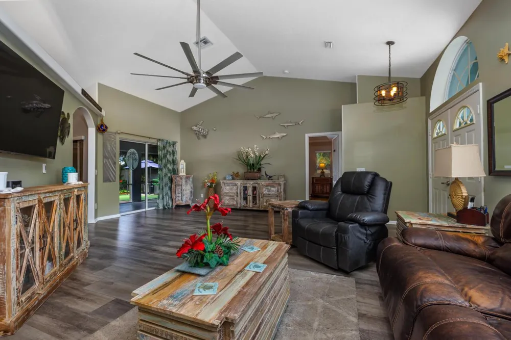 8173 SE Carlton Street Hobe Sound, FL 33455