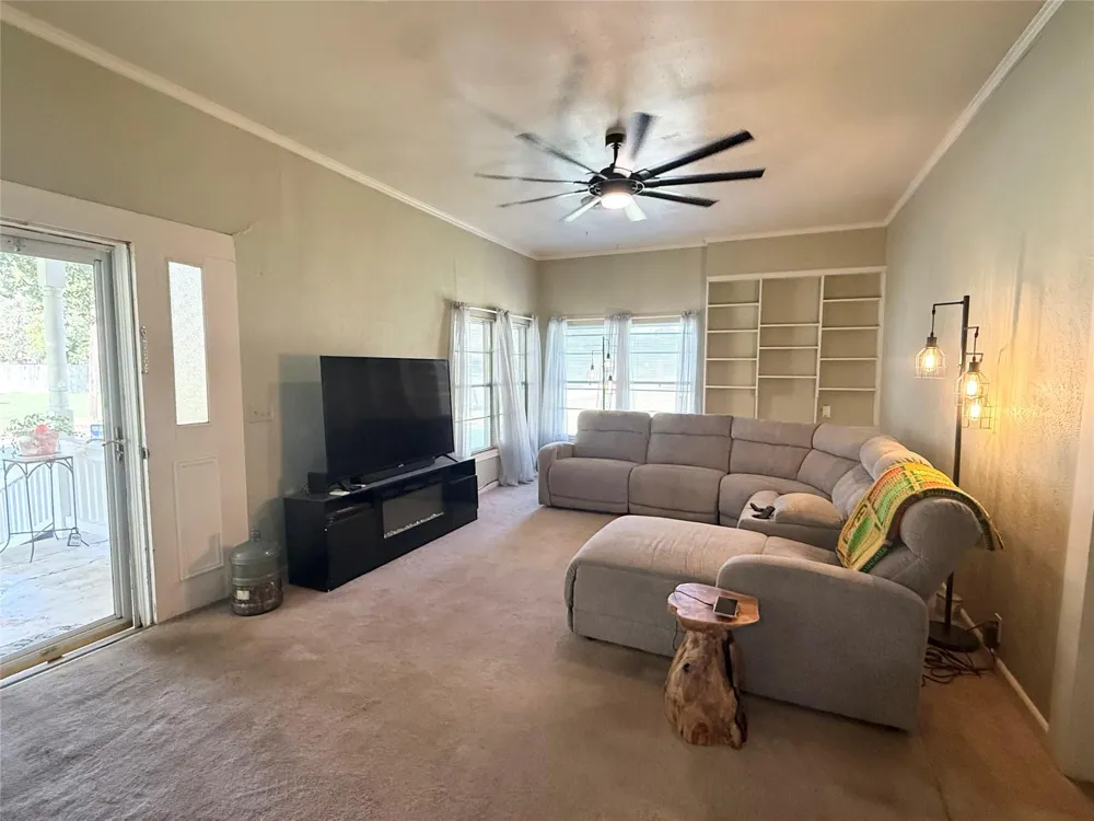 650 Ave H Somerville, TX 77879