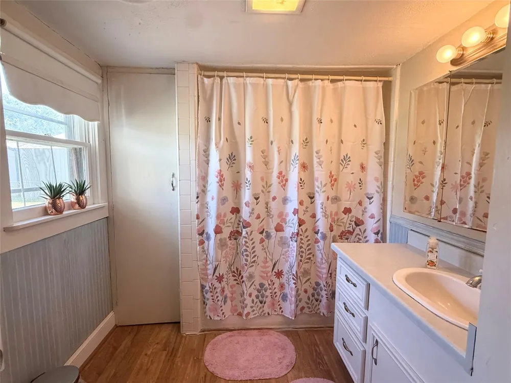 650 Ave H Somerville, TX 77879