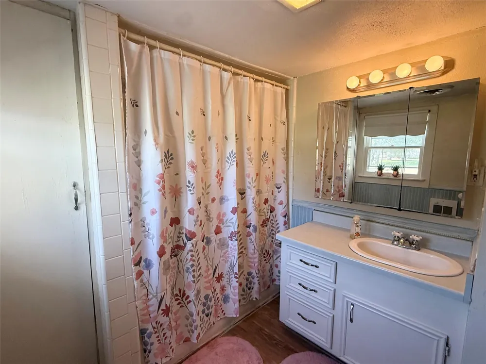 650 Ave H Somerville, TX 77879