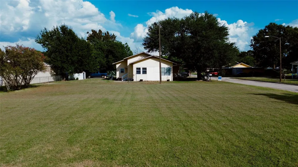 650 Ave H Somerville, TX 77879