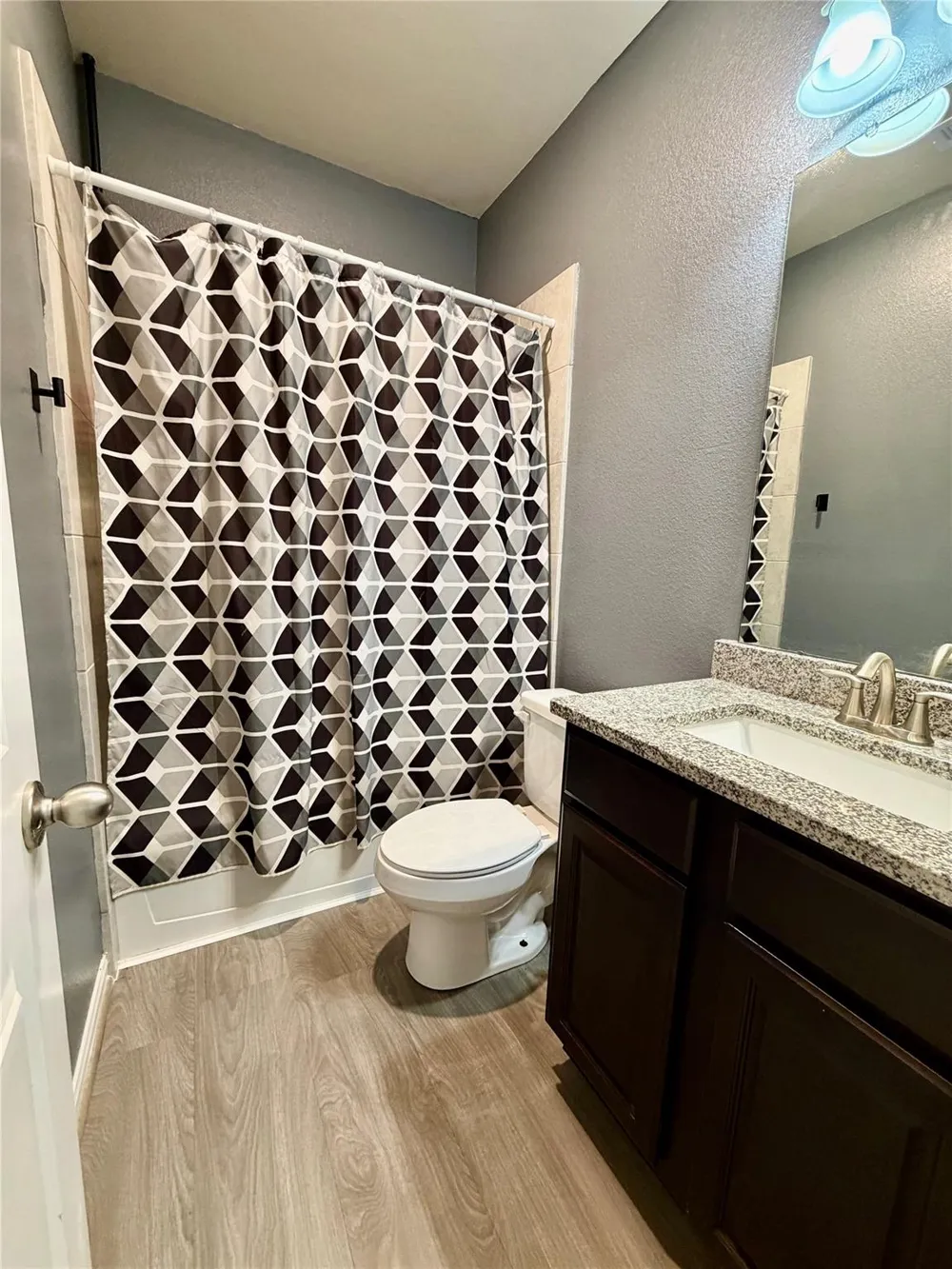 315 Woodhaven Drive West Columbia, TX 77486