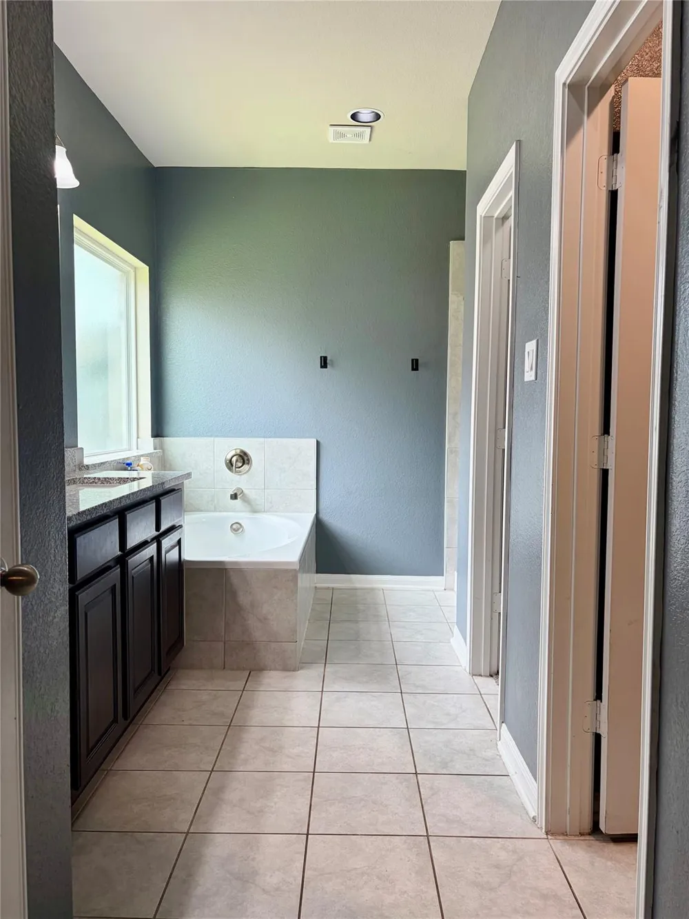 315 Woodhaven Drive West Columbia, TX 77486