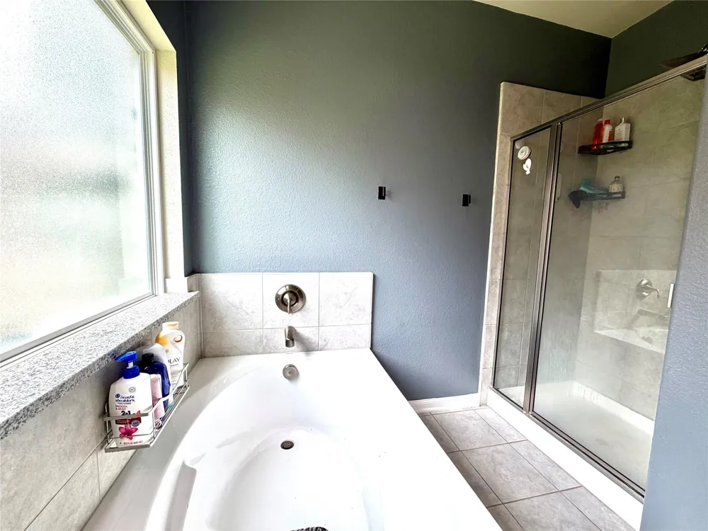 315 Woodhaven Drive West Columbia, TX 77486
