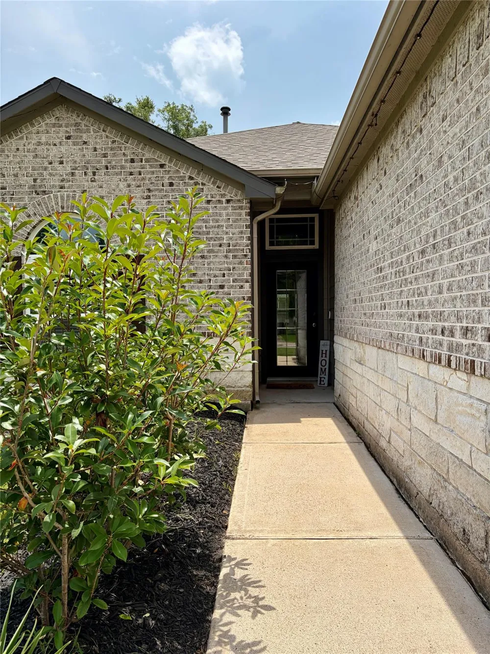 315 Woodhaven Drive West Columbia, TX 77486