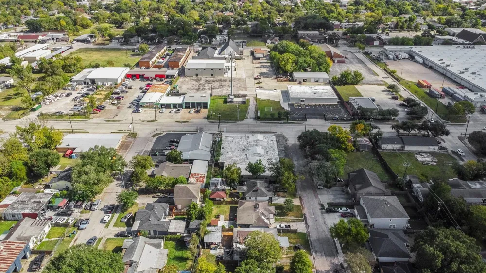 1018 Shaver Street Pasadena, TX 77506
