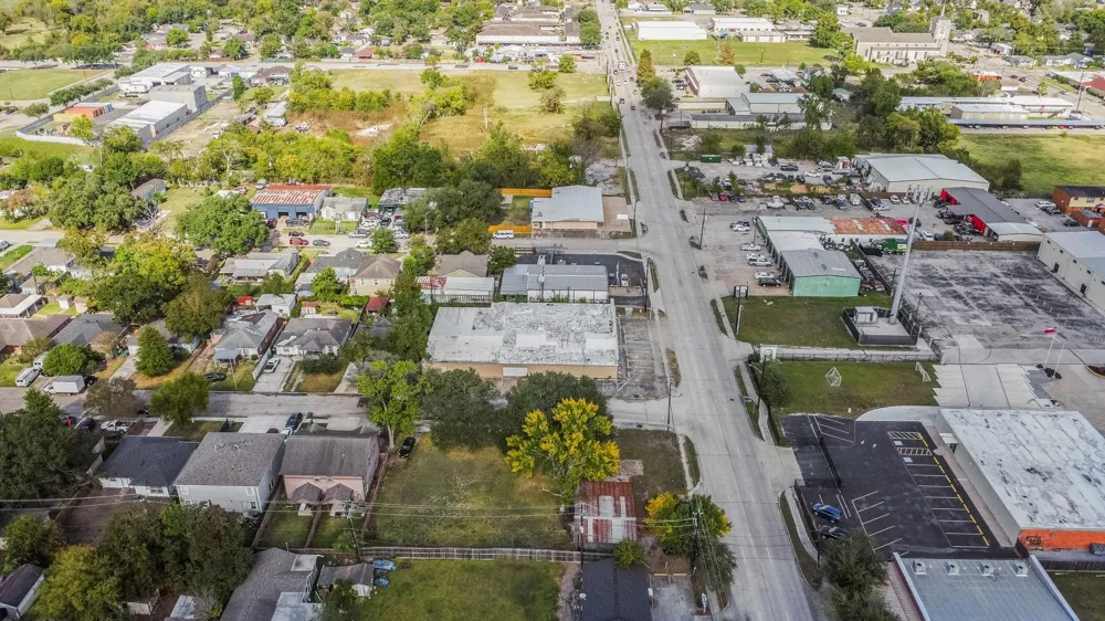 1018 Shaver Street Pasadena, TX 77506