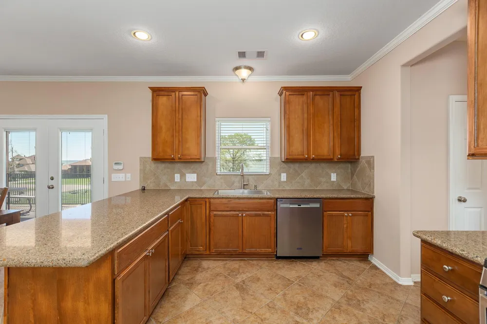 264 Falcon Point Onalaska, TX 77360