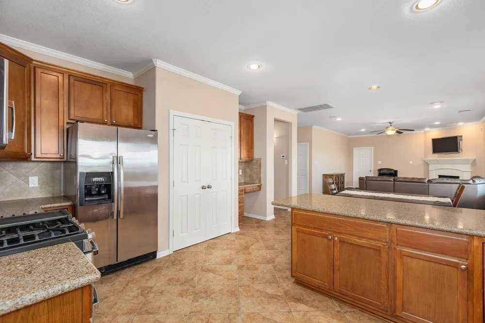 264 Falcon Point Onalaska, TX 77360