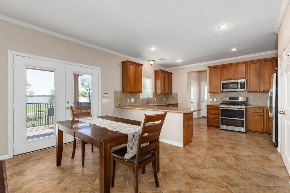 264 Falcon Point Onalaska, TX 77360