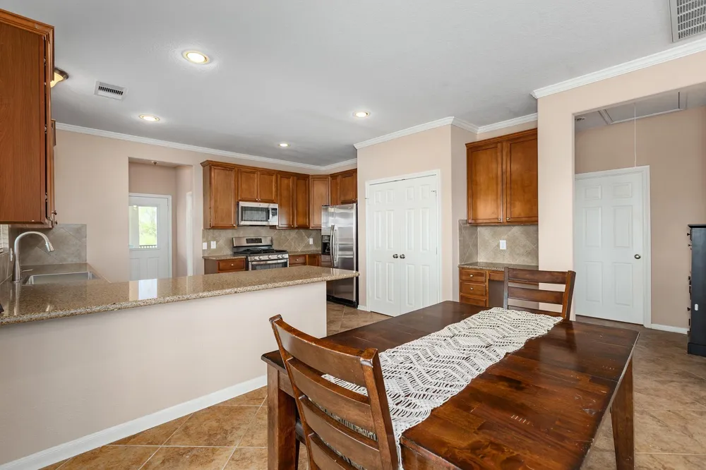 264 Falcon Point Onalaska, TX 77360