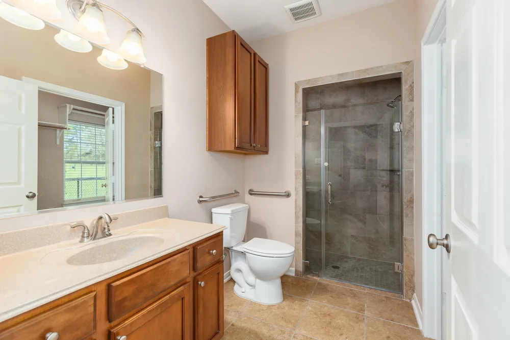 264 Falcon Point Onalaska, TX 77360