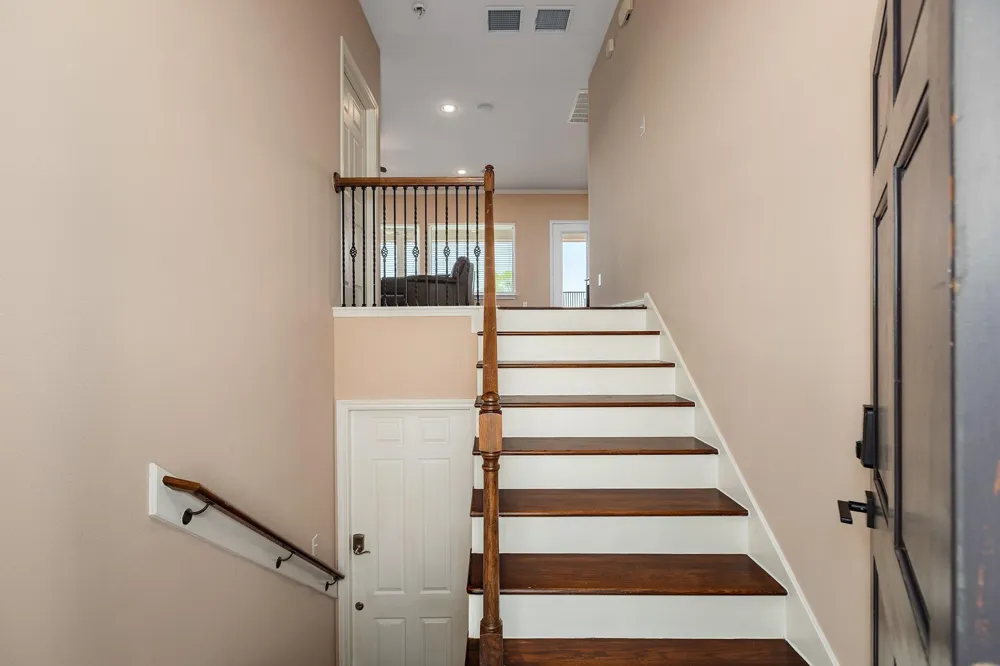 264 Falcon Point Onalaska, TX 77360