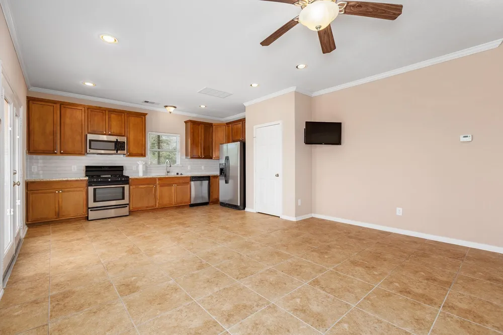 264 Falcon Point Onalaska, TX 77360