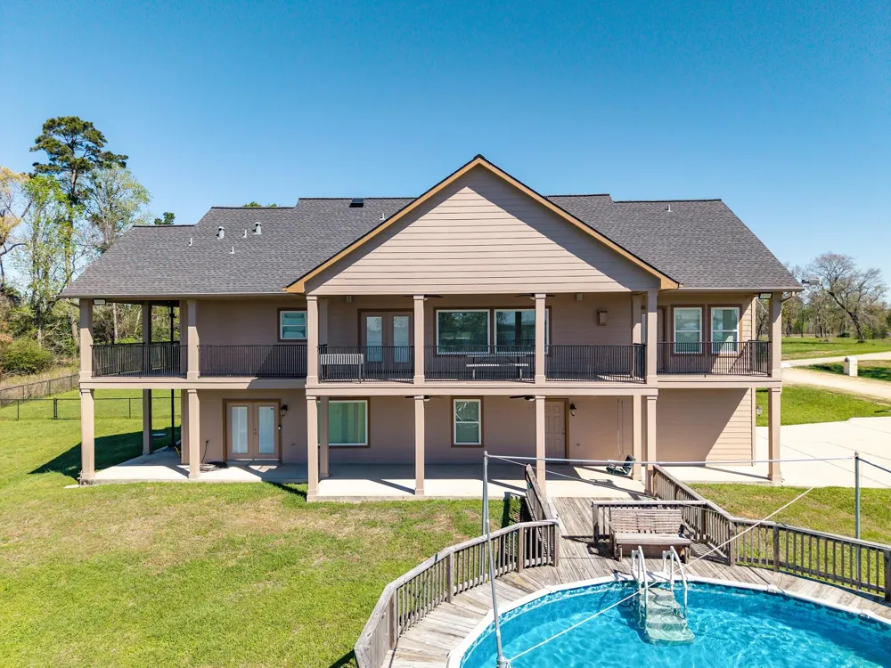 264 Falcon Point Onalaska, TX 77360