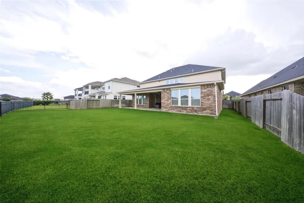 710 Turner Cove Court La Porte, TX 77571