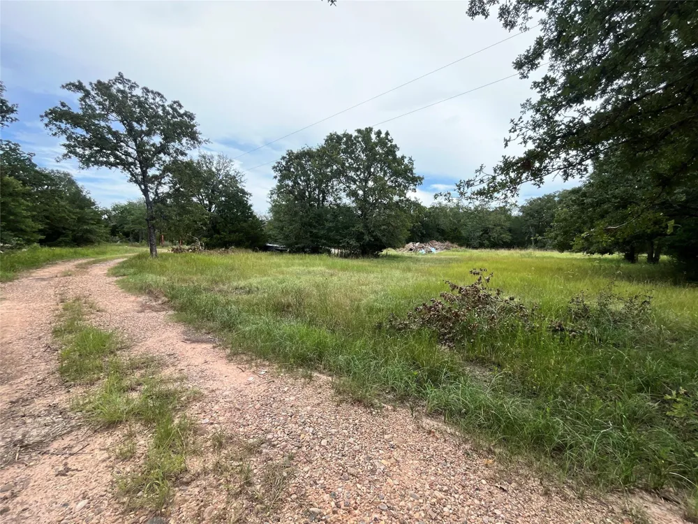 22243 Kmiec Road Hempstead, TX 77445