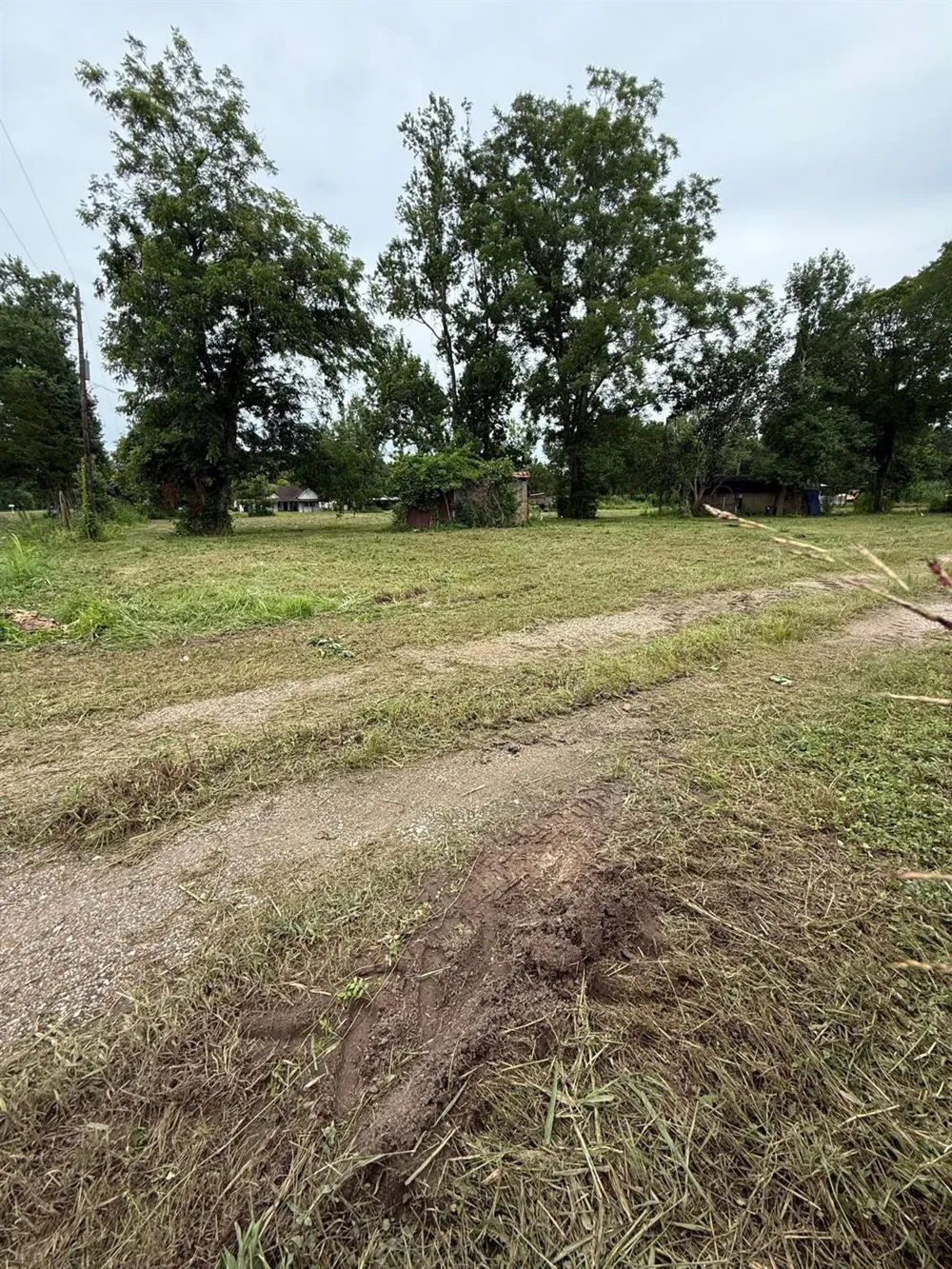 606 Highway 90 Ames, TX 77575