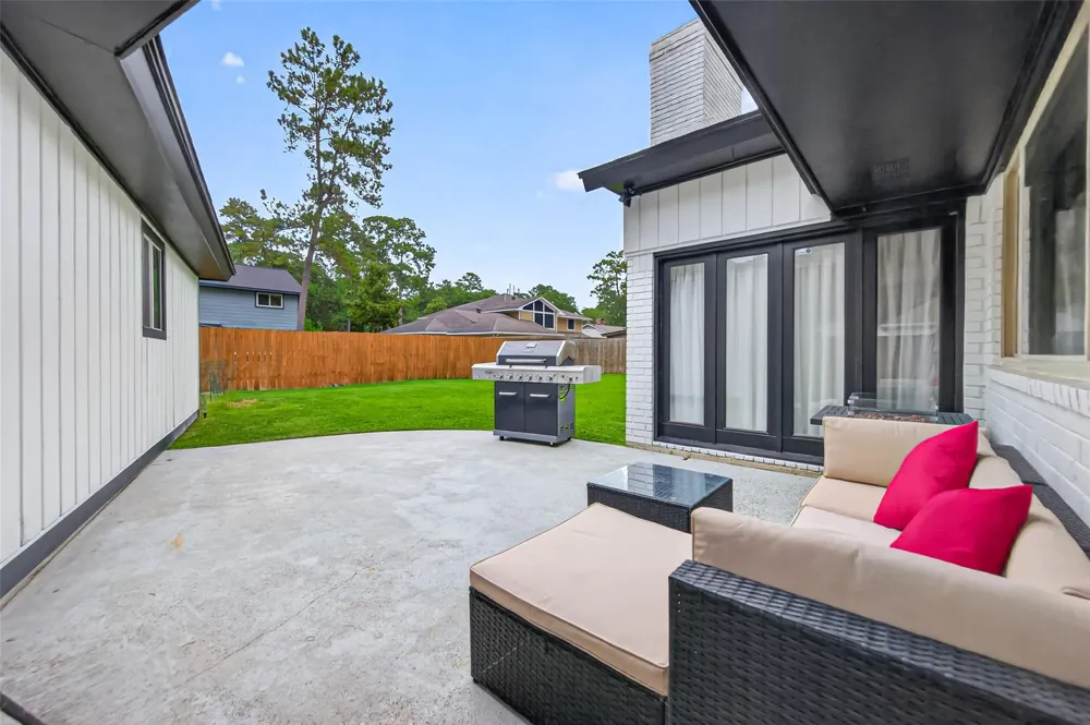 2207 Laurel Hill Drive Kingwood, TX 77339
