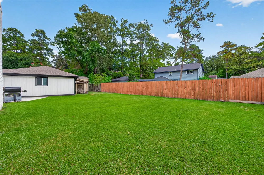 2207 Laurel Hill Drive Kingwood, TX 77339