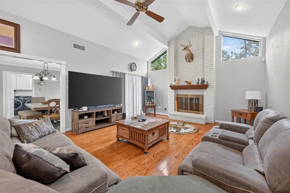 2207 Laurel Hill Drive Kingwood, TX 77339