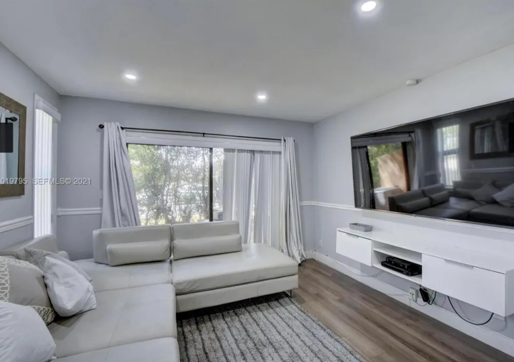 9270 NW 40th Street Coral Springs, FL 33065