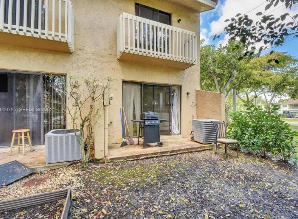 9270 NW 40th Street Coral Springs, FL 33065