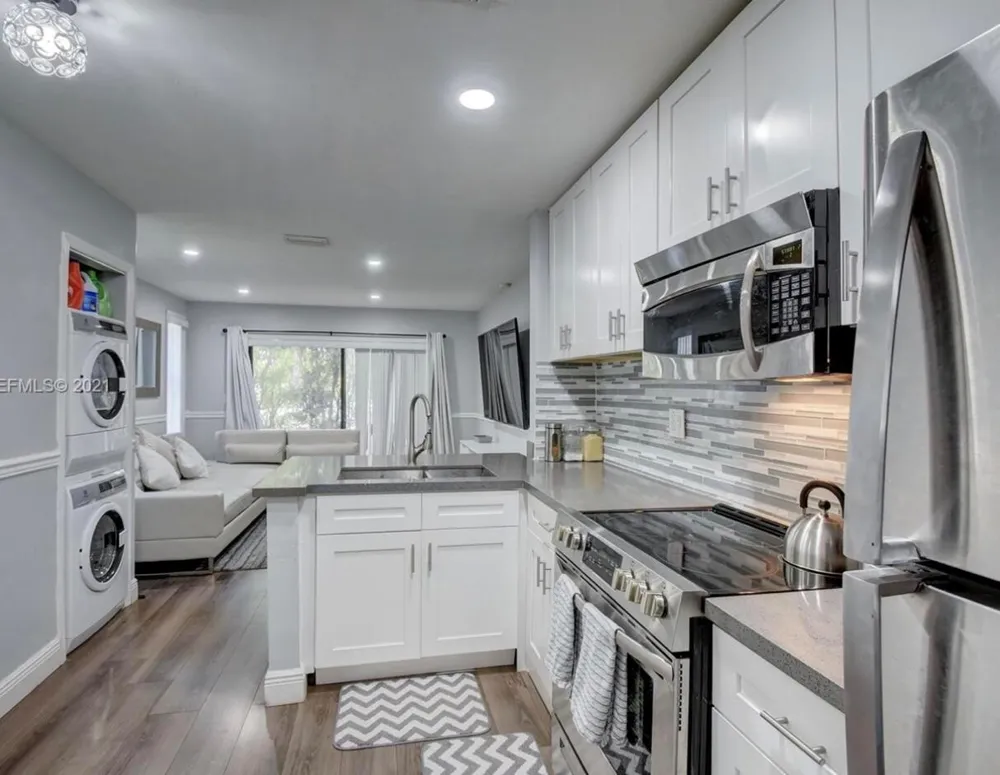 9270 NW 40th Street Coral Springs, FL 33065